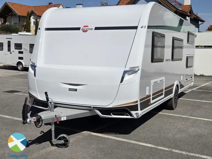 Schräg Hinten Bürstner Averso 560 TK