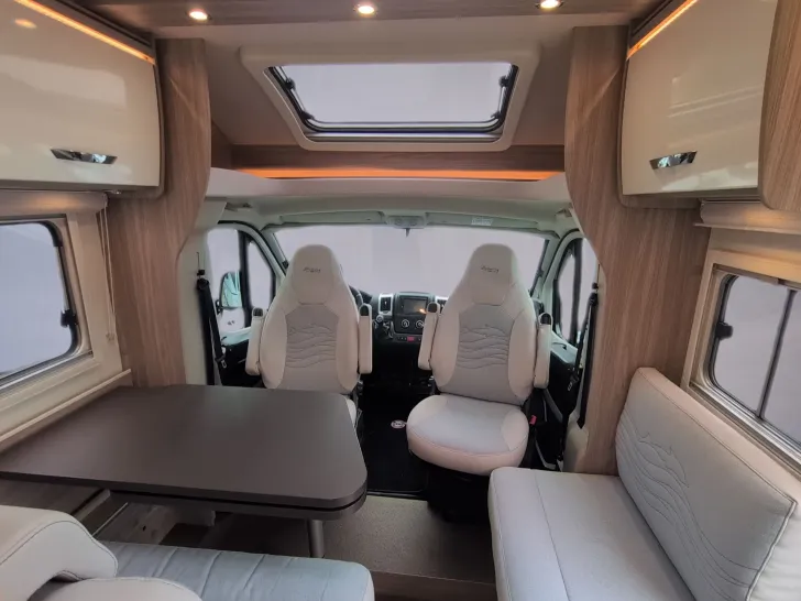 Fahrzeugbild Bürstner DELFIN T 660 #10