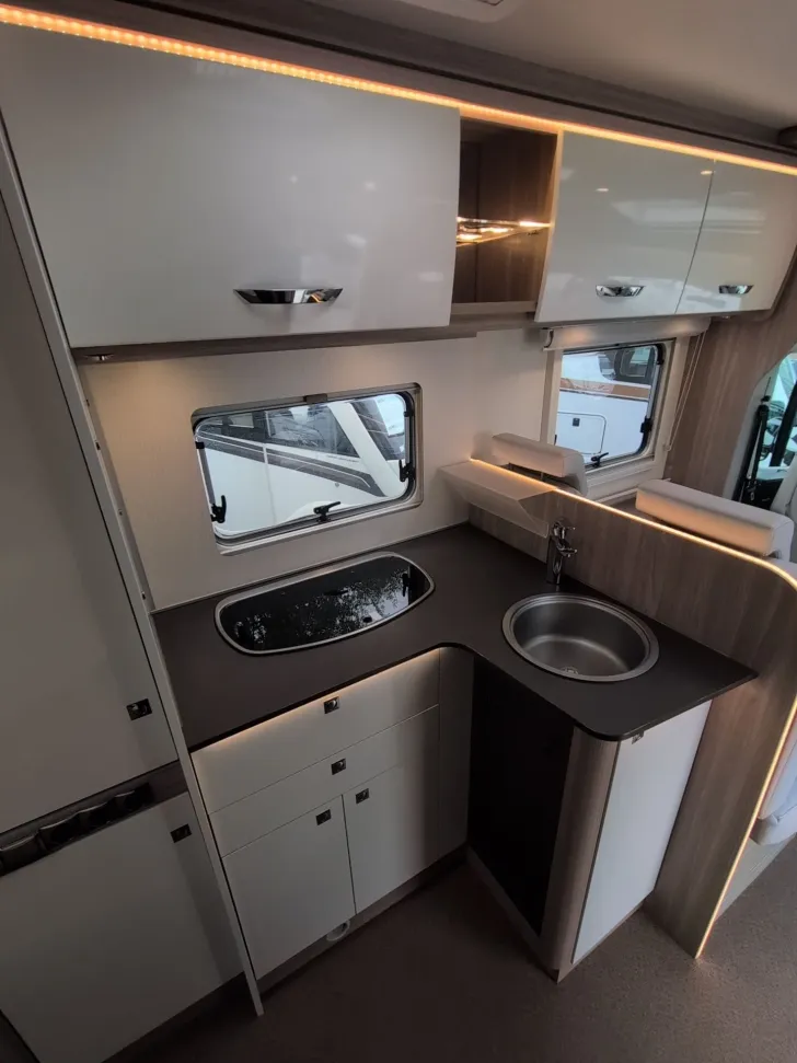 Fahrzeugbild Bürstner DELFIN T 660 #12