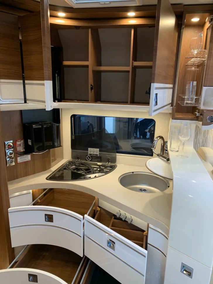 Fahrzeugbild Carthago E-LINE I 61 XL LE MB #13