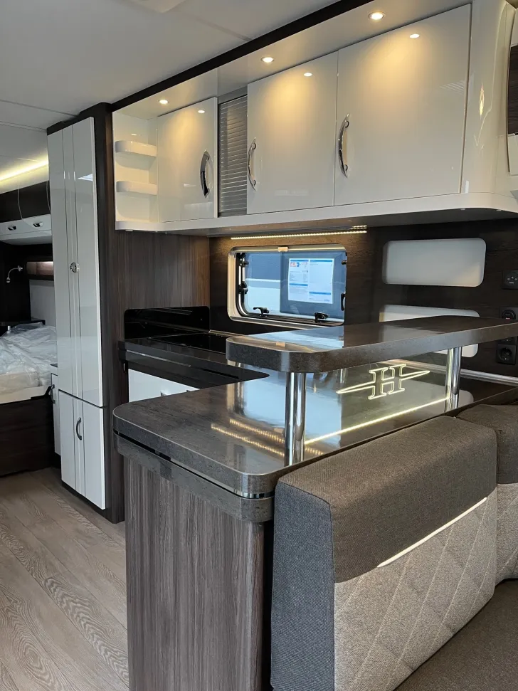 Fahrzeugbild Hobby PRESTIGE 720 WQC #4