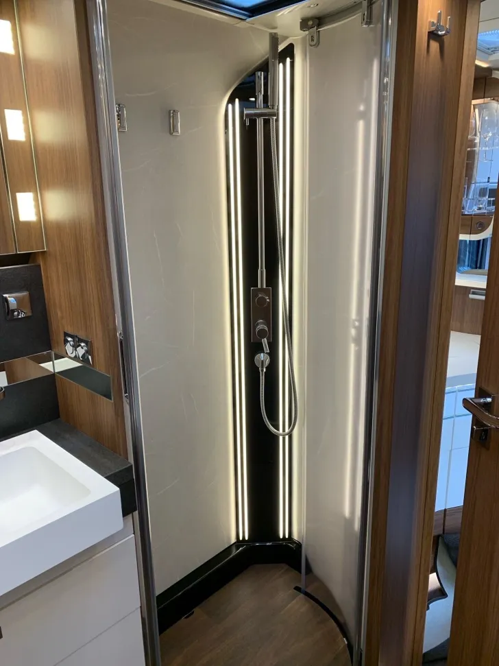 Fahrzeugbild Carthago S-PLUS I 61 XL LE #11