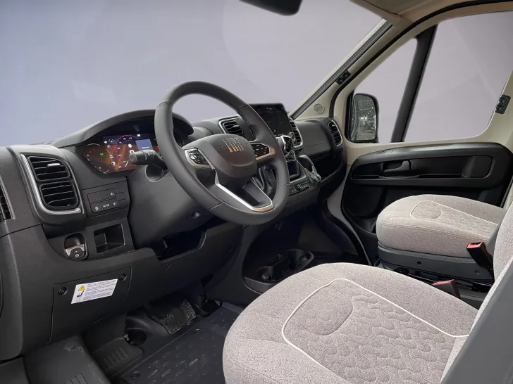 Fahrzeugbild Malibu CHARMING 640 LE COUPE #6