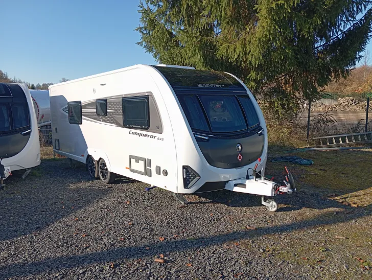 Fahrzeugbild SWIFT CONQUEROR 645 Schmaler Doppelachser #4