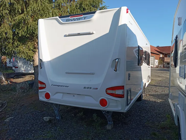 Fahrzeugbild SWIFT CONQUEROR 645 Schmaler Doppelachser #5