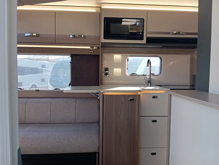 Fahrzeugbild SWIFT CONQUEROR 645 Schmaler Doppelachser #6