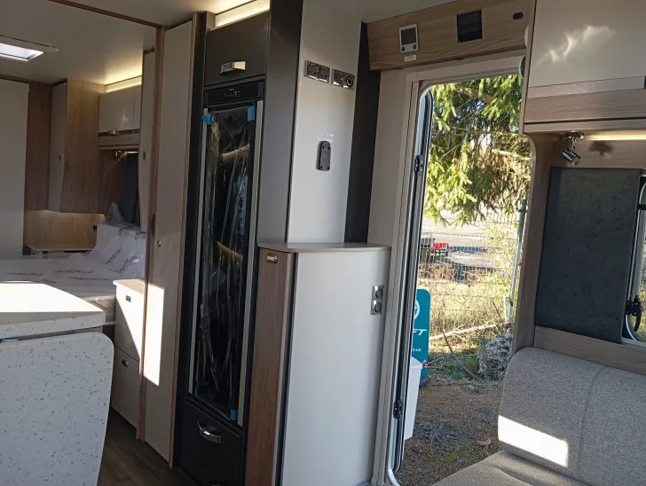 Fahrzeugbild SWIFT CONQUEROR 645 Schmaler Doppelachser #14