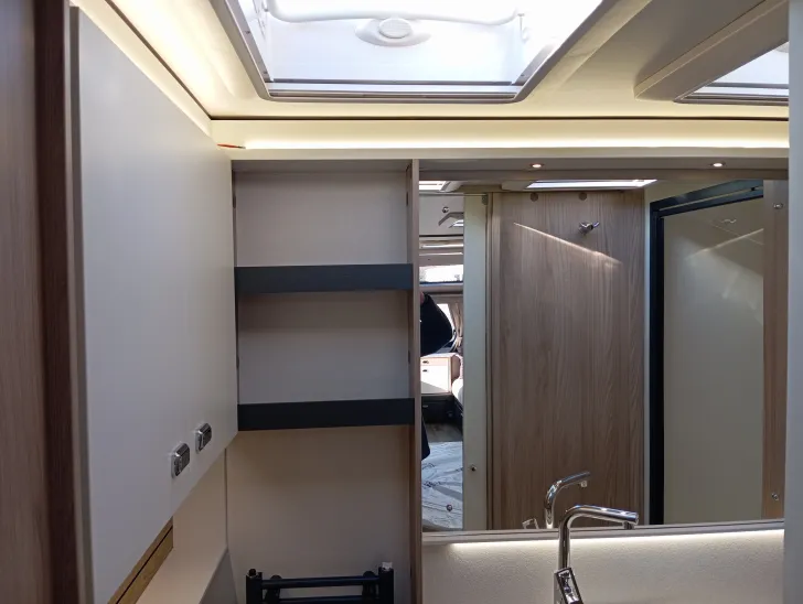 Fahrzeugbild SWIFT CONQUEROR 645 Schmaler Doppelachser #19