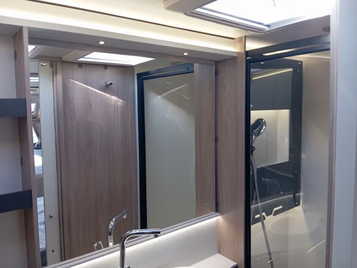 Fahrzeugbild SWIFT CONQUEROR 645 Schmaler Doppelachser #21