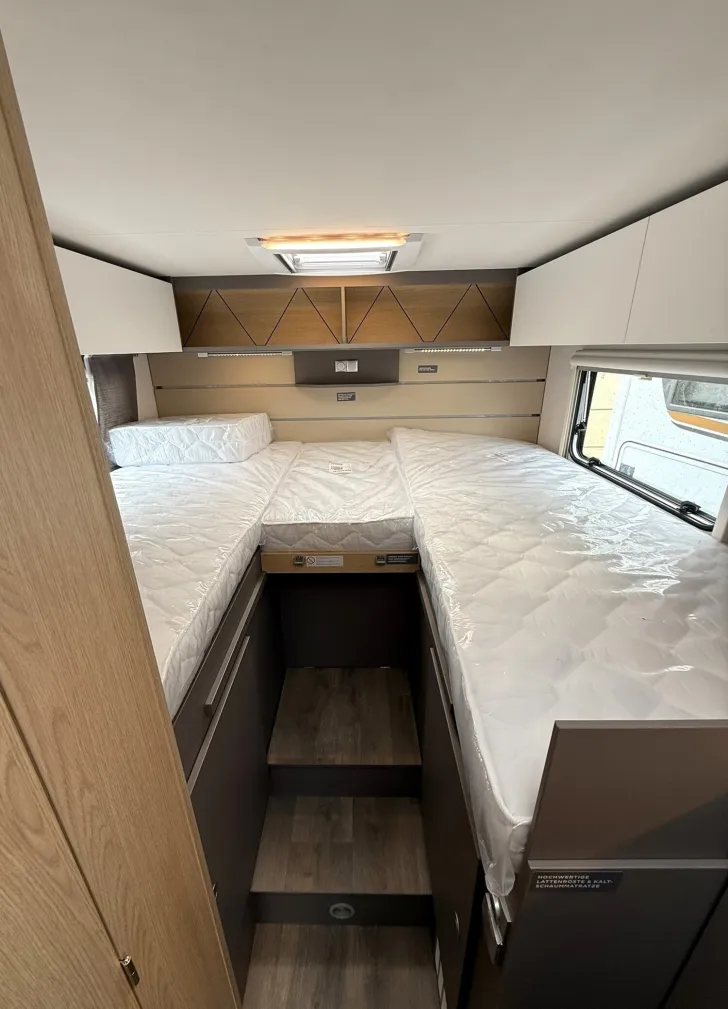 Fahrzeugbild LMC Tourer Lift 70 H 663/0 G 70 Jahre #24