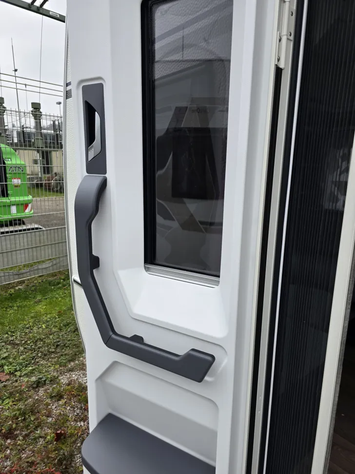 Fahrzeugbild Fendt Apero 465 TG GFK, Dusche, 1.800 KG #9