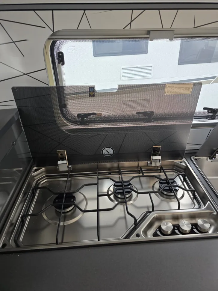 Fahrzeugbild Fendt Apero 465 TG GFK, Dusche, 1.800 KG #10