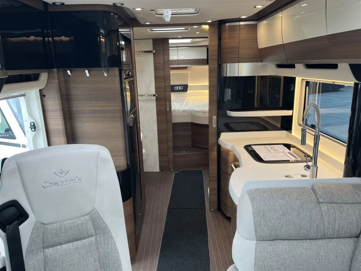 Fahrzeugbild Concorde CHARISMA 860 LI *Barversion*Hubstützen* #17