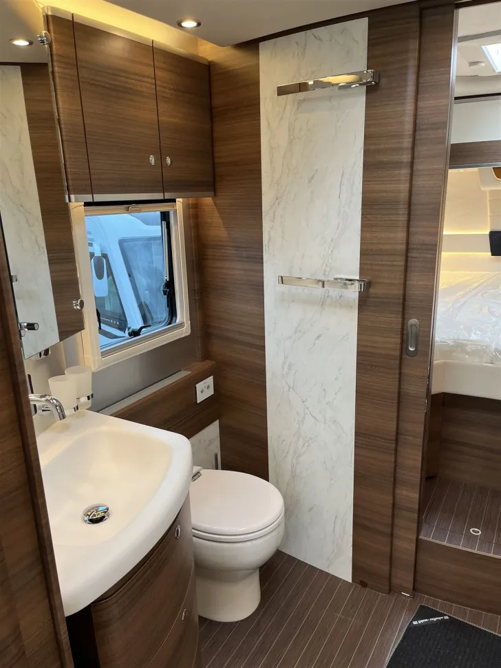 Fahrzeugbild Concorde CHARISMA 860 LI *Barversion*Hubstützen* #20