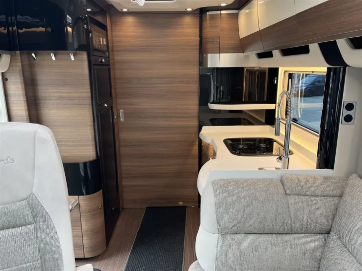 Fahrzeugbild Concorde CHARISMA 860 LI *Barversion*Hubstützen* #27