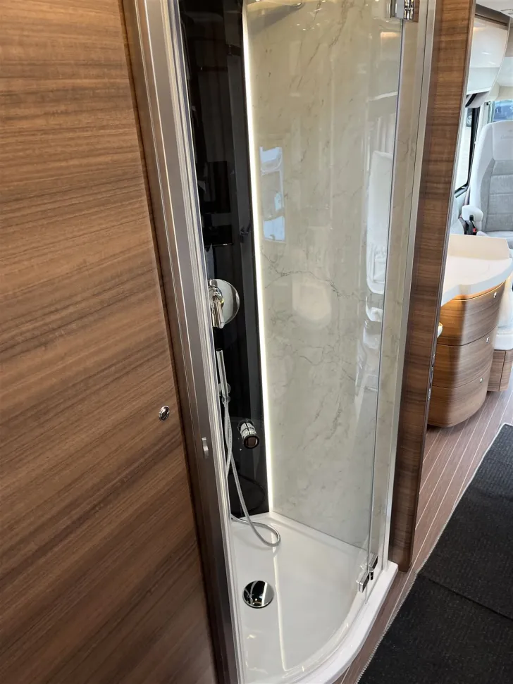 Fahrzeugbild Concorde CHARISMA 860 LI *Barversion*Hubstützen* #30