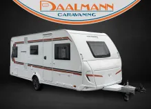 Frontal Vorne Weinsberg CaraOne 550 QDK EDITION [HOT] Multifunk. 3er Etagenbett