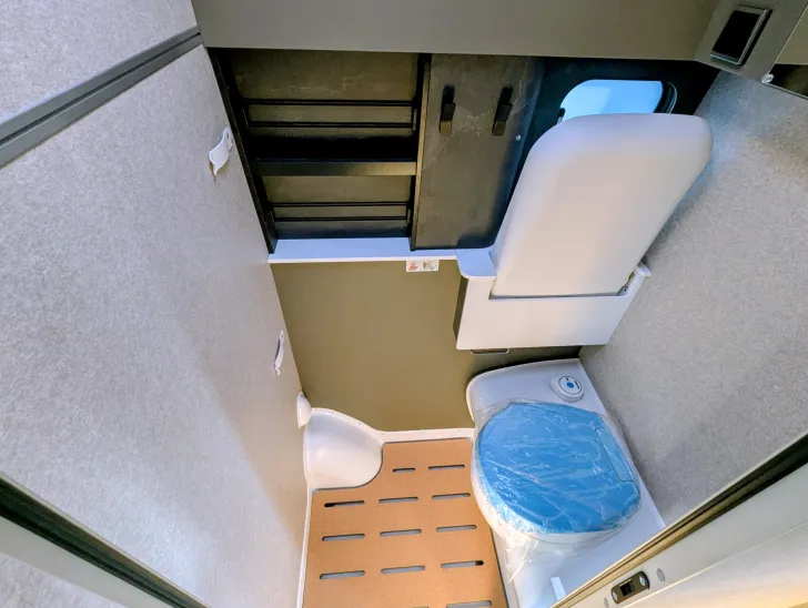 Fahrzeugbild Hymer Camper Van Grand Canyon S CrossOver ALLRAD,AUTOMAT #13