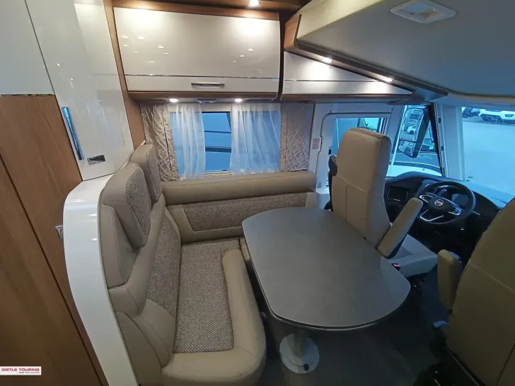 Fahrzeugbild Carthago c-tourer I 143 LE Lightweight ++ Navi; RFK; TV #6