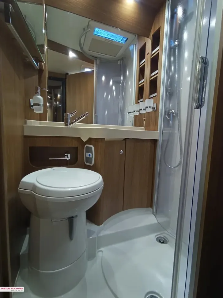 Fahrzeugbild Carthago c-tourer I 143 LE Lightweight ++ Navi; RFK; TV #11