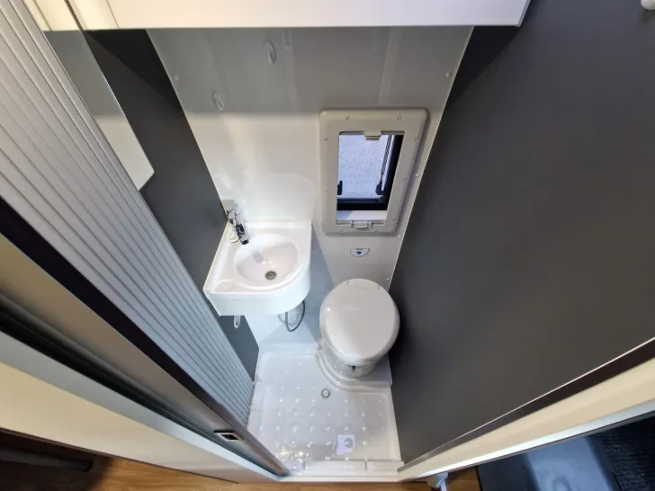 Fahrzeugbild Clever BASE LINE Duo 540 Face to Face & Dieselheizung #13