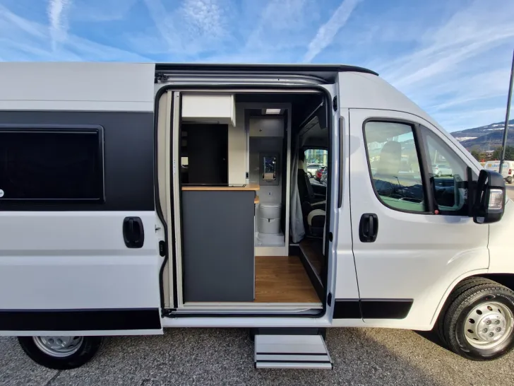 Fahrzeugbild Clever BASE LINE Duo 540 Face to Face & Dieselheizung #23