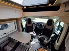 Fahrzeugbild Clever SELECT LINE Runner Längsbetten #17