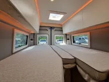 Fahrzeugbild Clever SELECT LINE Runner Längsbetten #28