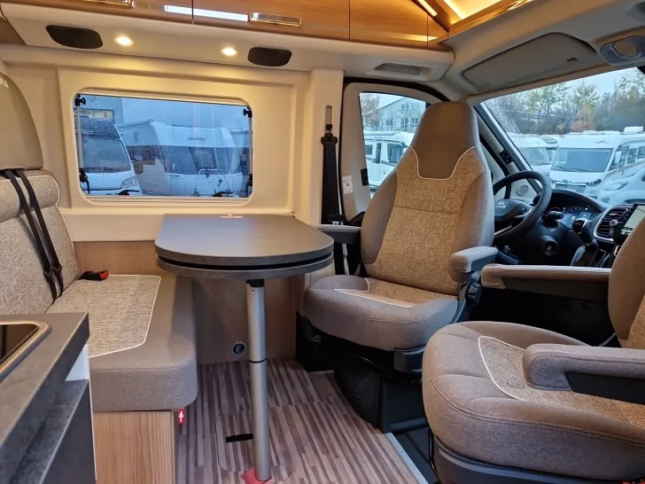 Fahrzeugbild Malibu CHARMING 640 LE K COUPE #11