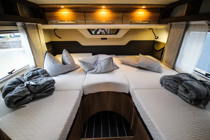 Fahrzeugbild Knaus Sky TI 650 MEG Platinum Selection S7-Fenster | Trittstufe #10