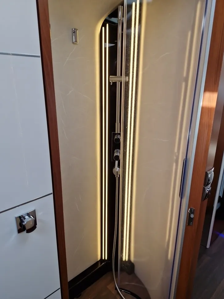 Fahrzeugbild Carthago LINER-FOR-TWO I 53 IVECO #14