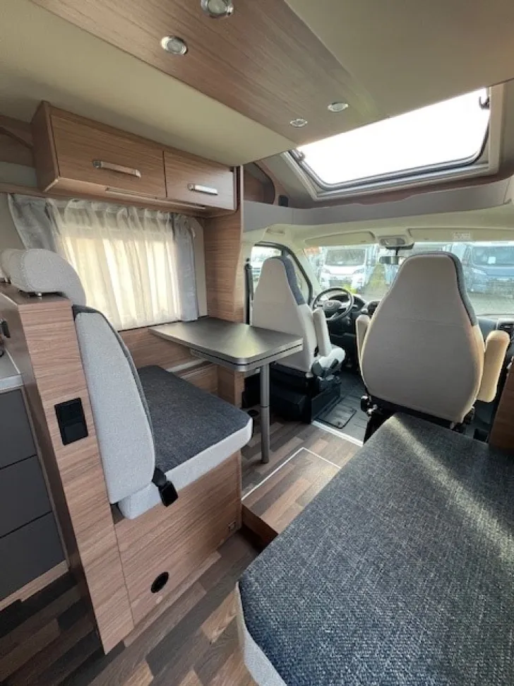 Fahrzeugbild Weinsberg CaraSuite 650 MF #6