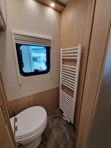 Fahrzeugbild Morelo Palace 90 M mit Qeens-Bett #12