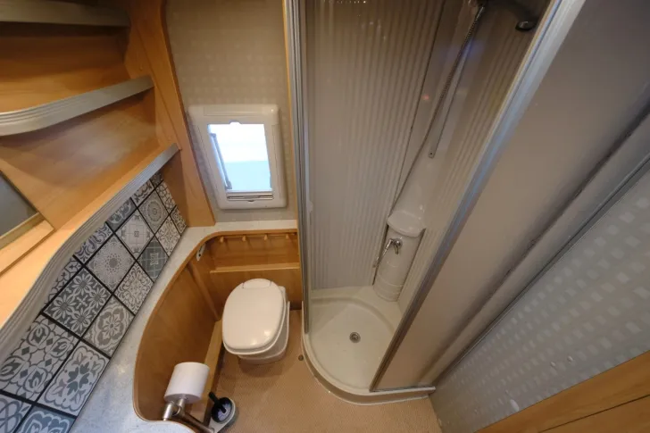 Fahrzeugbild Bürstner I 590 Elegance/Hubbett/Markise/Solar #14