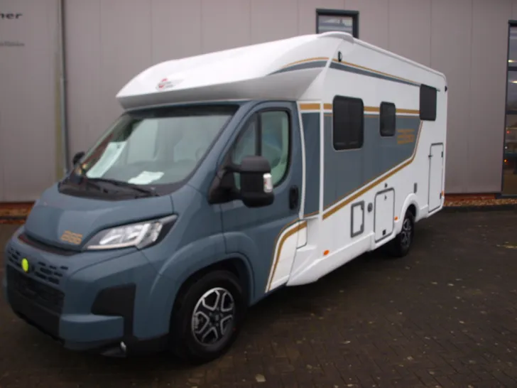 Fahrzeugbild Bürstner B66 690 TD Polster "Choco"/Automatik/SAT #3