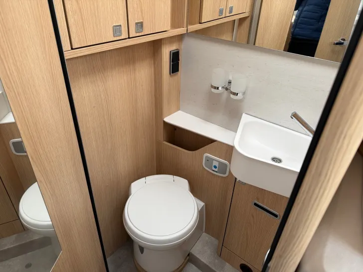 Fahrzeugbild Hymer B-KLASSE MC-T BL 680 #10