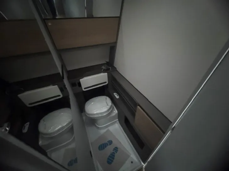 Fahrzeugbild Bürstner B66 480 TK Sondermodell #8