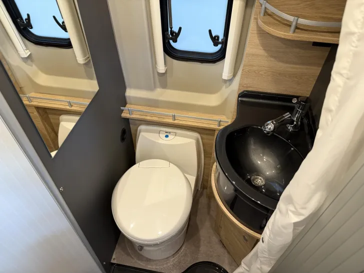 Fahrzeugbild Dethleffs Globetrail Advantage 600 DR Fiat Vermietung #24