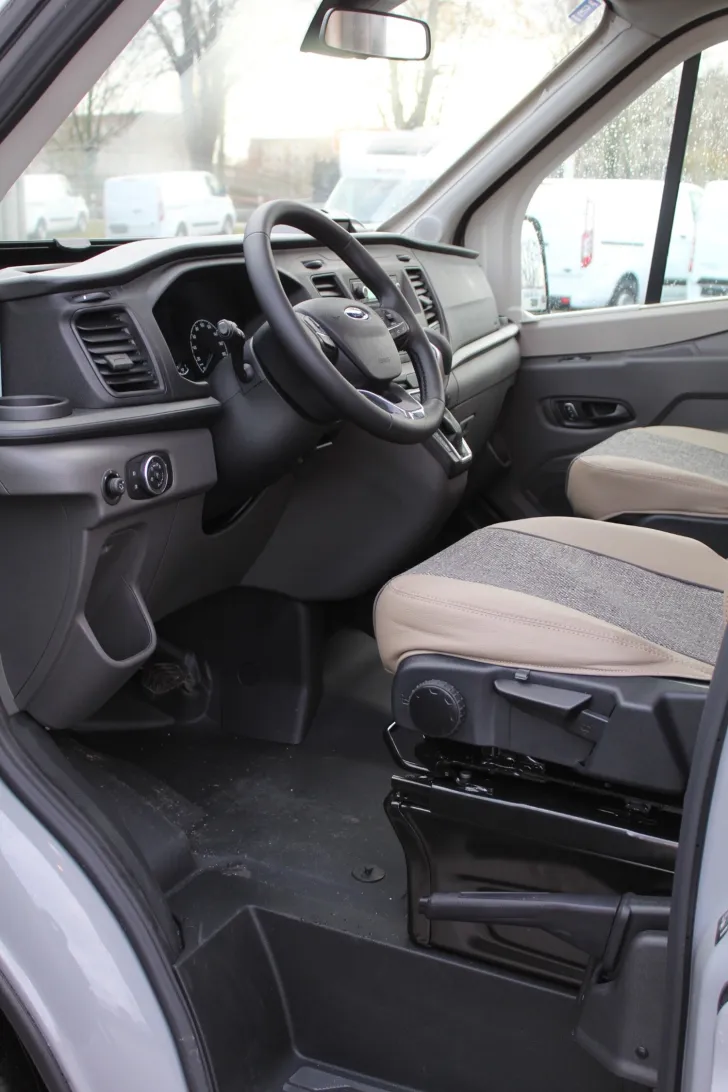 Fahrzeugbild Dethleffs Globetrail Classic 590 DK Ford Automatik 170PS #10