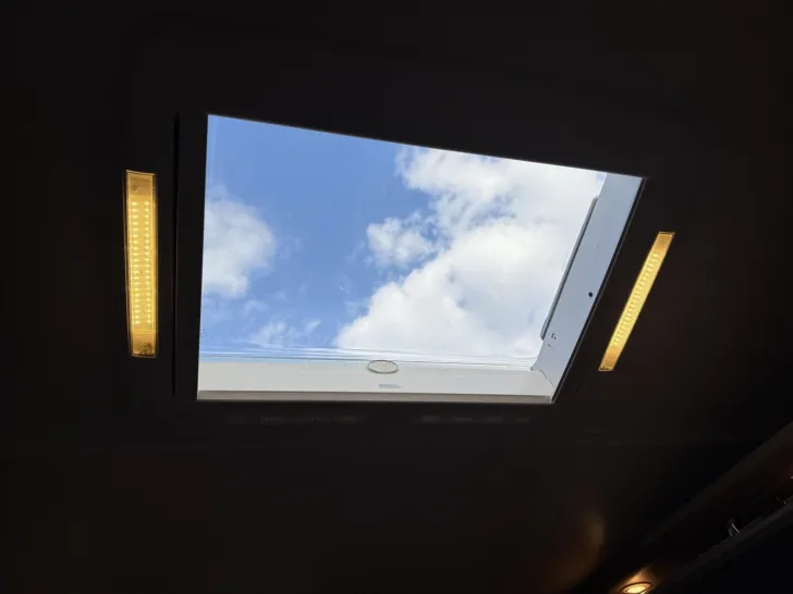 Fahrzeugbild Knaus Sky Traveller 500 DKG Verkauf NUR an Gewerbe #26