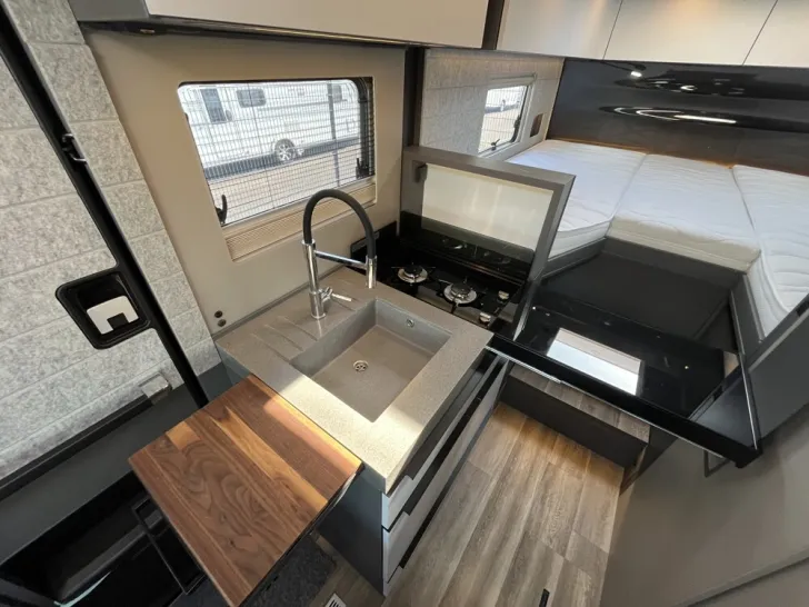 Fahrzeugbild Niesmann + Bischoff iSmove 6.9 E #8