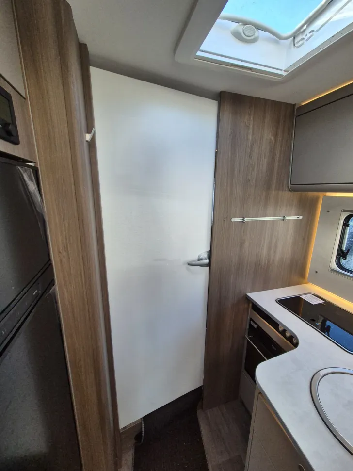 Fahrzeugbild Carado I447 pro+ *5-Sitzpl.*Backofen* #40