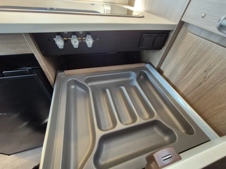 Fahrzeugbild Carado V132 pro+ *Bettenumbau*Safety*TV* #22