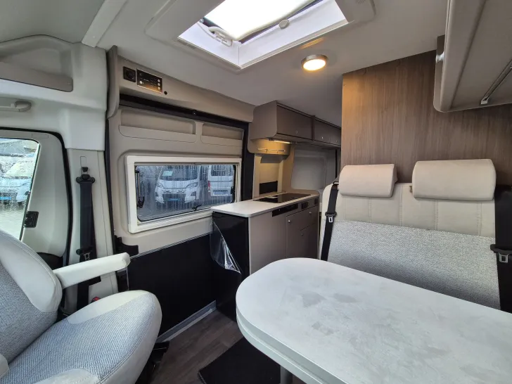 Fahrzeugbild Carado CV600 PRO+*Automatik*Schwenkbad* #14