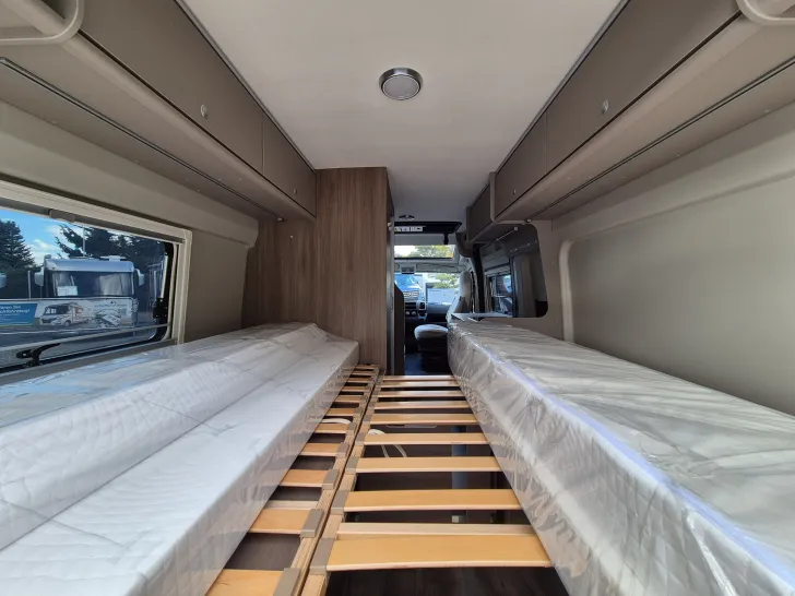 Fahrzeugbild Carado CV640 PRO+ Aufstelldach*Schwenkbad* #45