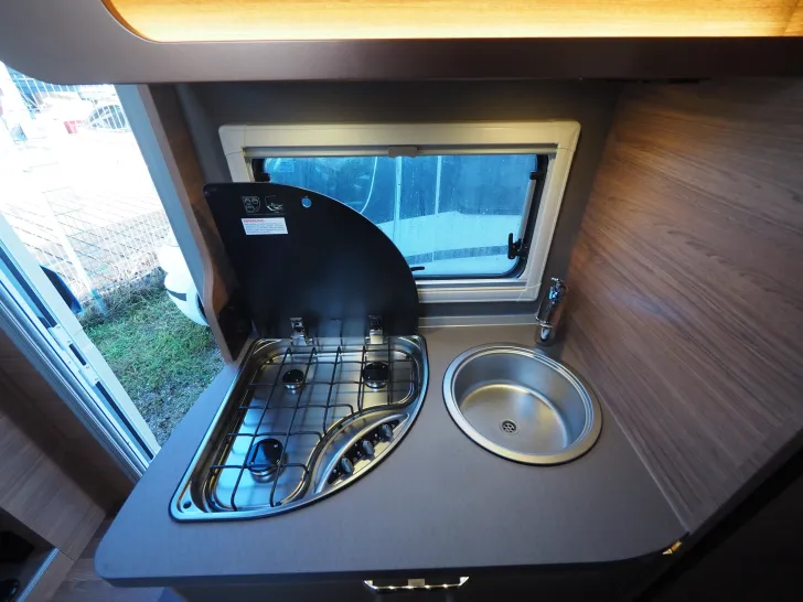 Fahrzeugbild Weinsberg CaraCompact 600 MEG Edition Pepper, Autom. #8