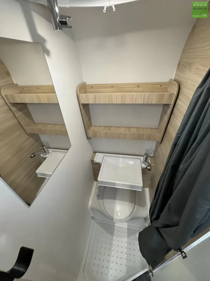 Fahrzeugbild Sterckeman Easy 460CP Dusche Queensbett Heizung #15