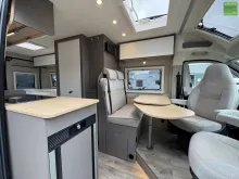 Fahrzeugbild LMC Innovan 640 Einzelbetten Schwarz Markise #9