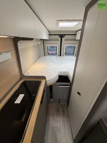Fahrzeugbild LMC Innovan 640 Einzelbetten Schwarz Markise #18