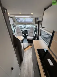 Fahrzeugbild LMC Innovan 640 Einzelbetten Schwarz Markise #25